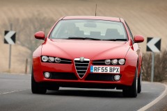 Alfa Romeo 159 sedana foto attēls 16