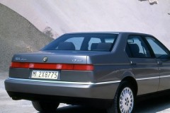 Alfa Romeo 164 sedana foto attēls 15