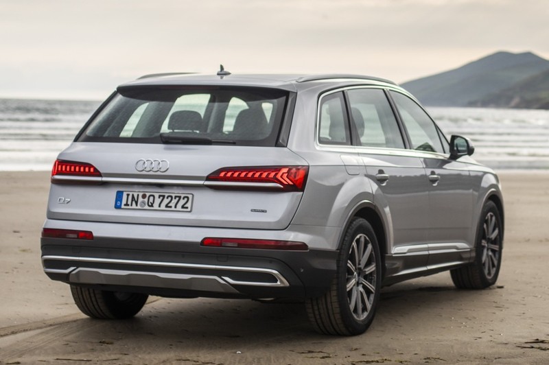 Audi Q7 2019 reviews, technical data, prices