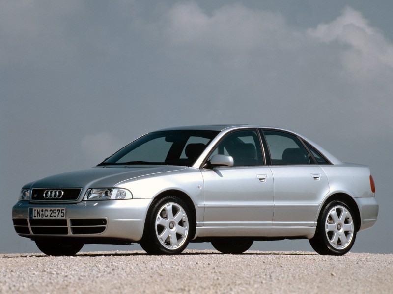 Audi S4 1997 foto attēls