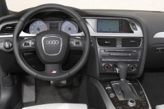 Audi S4 2008 sedana foto attēls 4