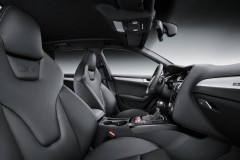 Audi S4 2011 sedana foto attēls 10