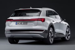 Audi e-tron 2018 foto attēls 4