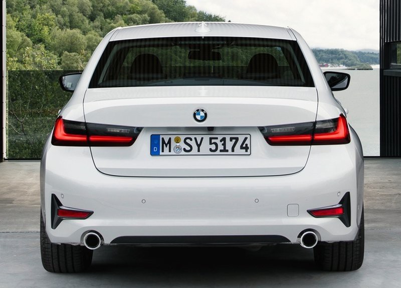 BMW 3 series 2018 G20 Sedan reviews, technical data, prices