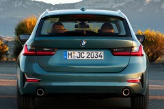 BMW 3 series Touring G21 estate car photo image 7