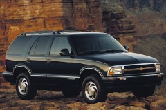 Black Chevrolet Blazer 1994 front, side