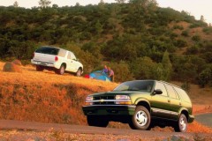 Chevrolet Blazer 1998 foto attēls 2