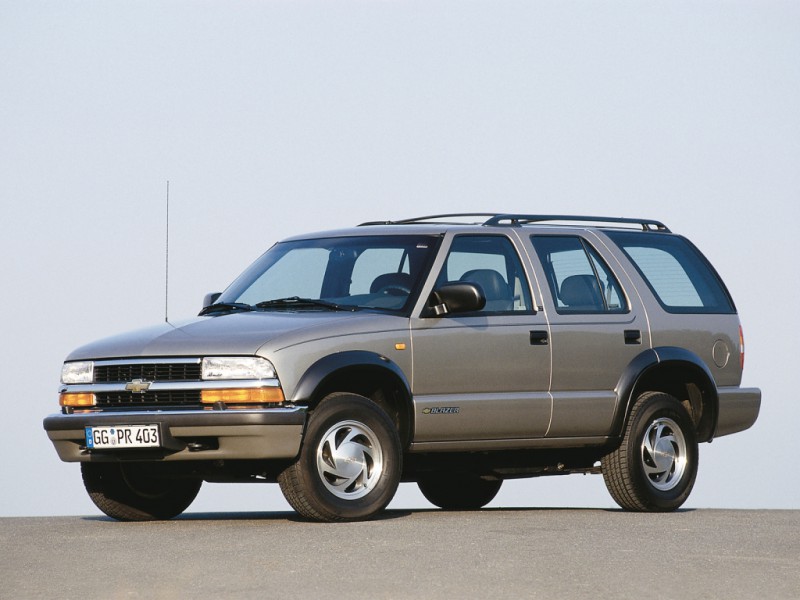 Chevrolet Blazer DLX 4.3 V6 4x2 1998  Chevrolet blazer, Suv, Tração  traseira