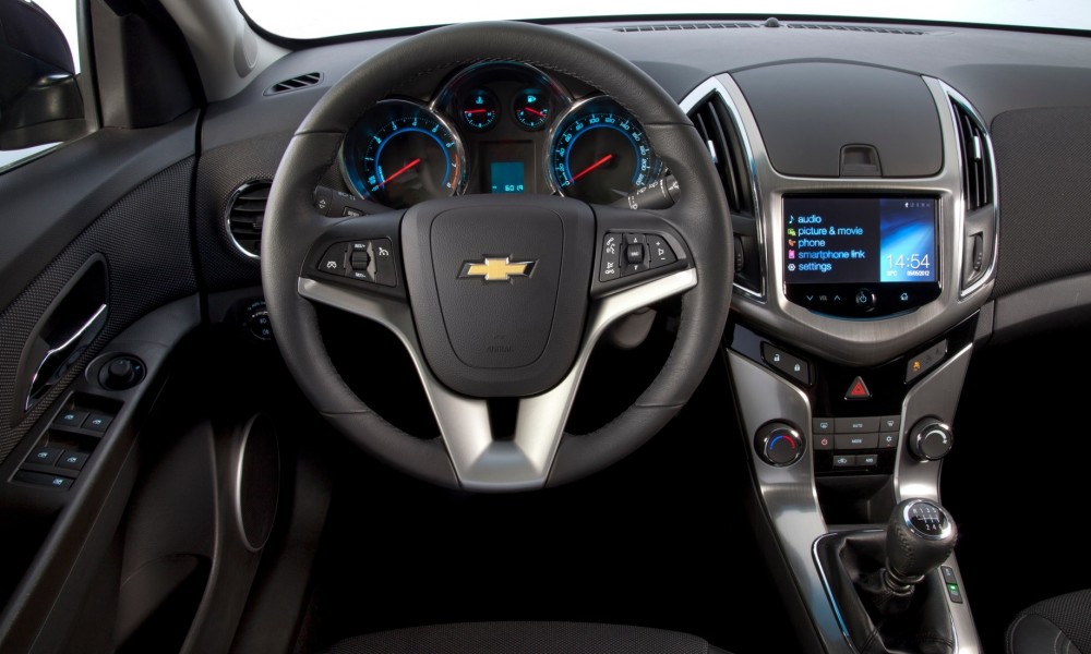  Chevrolet Cruze 2011 Hatchback (2011, 2012) reseñas, datos técnicos, precios