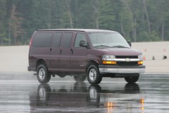 Chevrolet Express minivena foto attēls 3