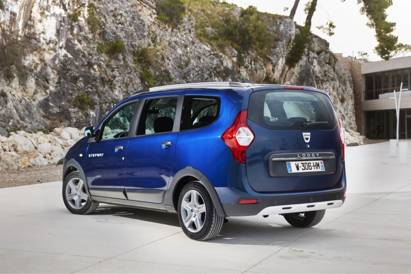 Dacia Lodgy 2017 1.6 SCe (2017, 2018) reviews, technical data, prices