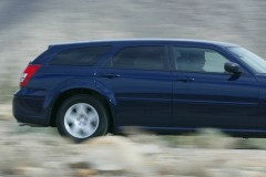 Dodge Magnum estate car photo image 1