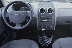 Ford Fusion hatchback foto 3