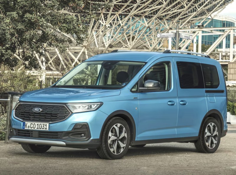 Ford Tourneo 2022 foto attēls