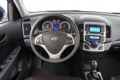 Hyundai i30 hatchback photo image 4