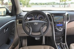 Hyundai i30 2011 hatchback photo image 2