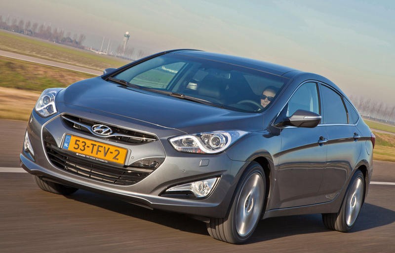 Hyundai i40 2011 Sedan (2011 - 2015) reviews, technical data, prices