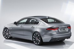 Jaguar XE 2020 photo image 2