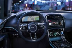 Jaguar XE 2020 photo image 3