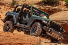 Jeep Wrangler 2023 JL photo image 2