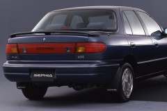 Kia Sephia 1993 sedana foto attēls 3