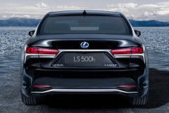 Lexus LS 2017 photo image 14