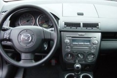 Mazda 2 hatchback photo image 5