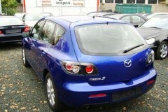 Azul Mazda 3 2006 hatchback trasera