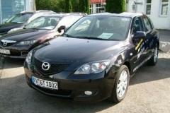 Negro Mazda 3 2006 hatchback frente