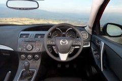 Mazda 3 hatchback photo image 1