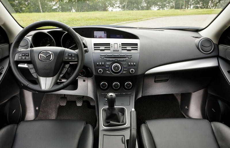  Mazda 3 2011 Sedan (2011, 2012, 2013) opiniones, datos técnicos, precios