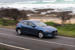 Mazda 3 2016 hečbeka foto attēls 3