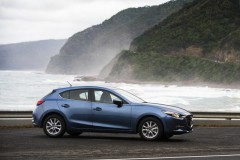 Mazda 3 2016 hečbeka foto attēls 13