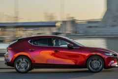 Mazda 3 2019 hečbeka foto attēls 2