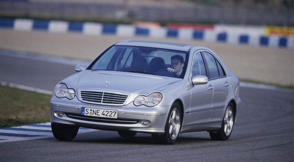Khởi nguồn MercedesBenz CClass  sinh ra từ sức ép của BMW  Lái xe