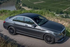 Mercedes C klases 2018 sedana foto attēls 4
