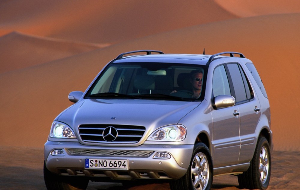 Mercedes ML 2001 foto attēls