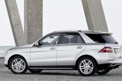 Mercedes ML 2011 photo image 14