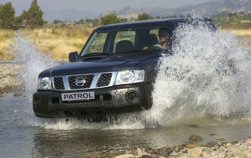 Nissan Patrol 2004 foto attēls
