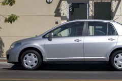 Nissan Tiida 2007 sedana foto attēls 5