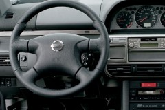 Nissan X-Trail 2001 Interior - panel de instrumentos, asiento del conductor