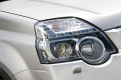 Silver Nissan X-Trail 2007 front