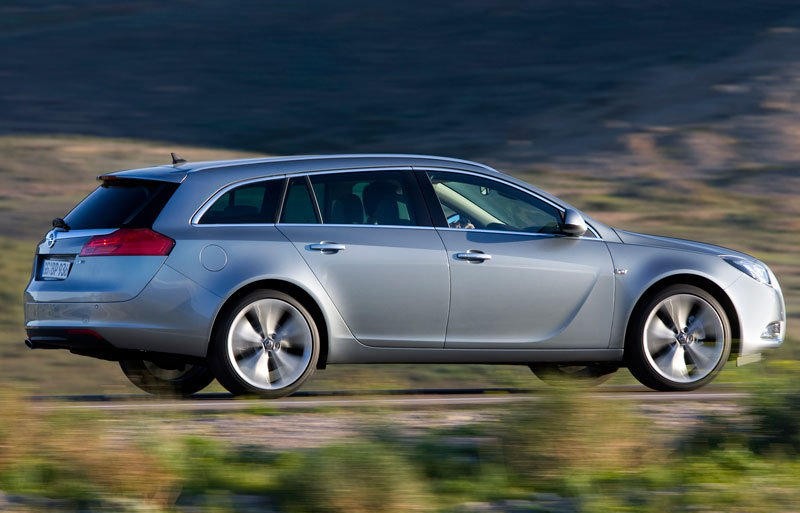 Opel Insignia 2009 wagon (2009 - 2013) reviews, technical data, prices