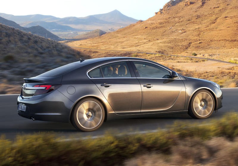 Opel Insignia 2013 Hatchback (2013 - 2017) reviews, technical data