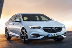 Opel Insignia 2017 hečbeka foto attēls 2