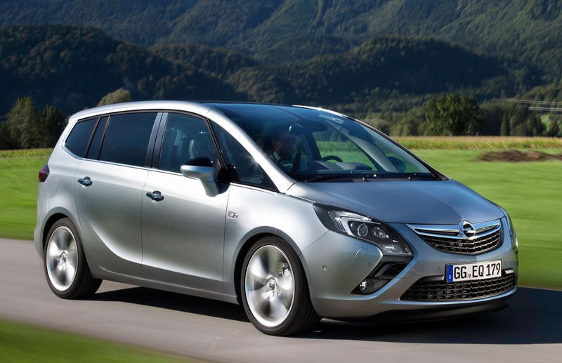Opel Zafira 2011 (2011 - 2016) reviews, technical data, prices