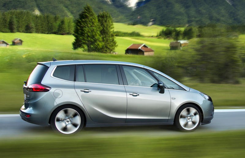 Opel Zafira 2011 (2011 - 2016) reviews, technical data, prices