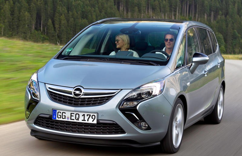 Opel Zafira 2011 foto attēls