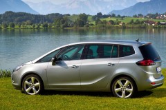 Opel Zafira minivan foto 11