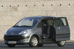Peugeot 1007 minivena foto attēls 15